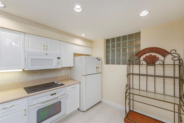 4624 HARBOUR VILLAGE BOULEVARD 4204, Ponce Inlet, FL 32127