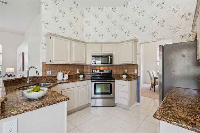 8146 CANYON LAKE CIRCLE, Orlando, FL 32835