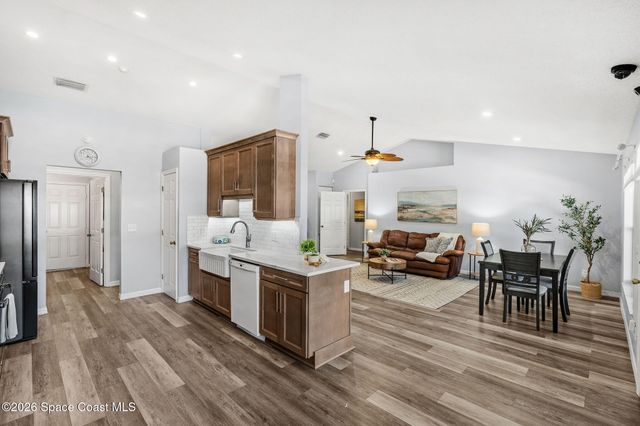 967 Douglas Street SE, Palm Bay, FL 32909