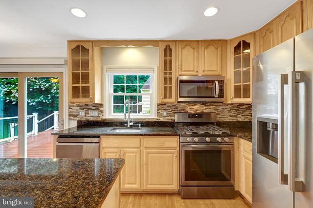 8995 PARLIAMENT DR, Burke, VA 22015