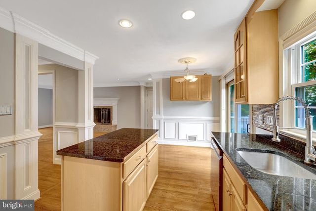 8995 PARLIAMENT DR, Burke, VA 22015
