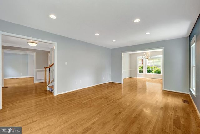 8995 PARLIAMENT DR, Burke, VA 22015