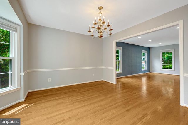8995 PARLIAMENT DR, Burke, VA 22015