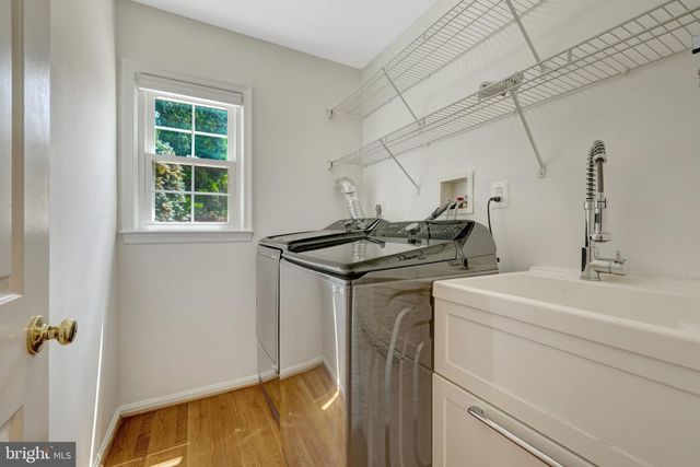8995 PARLIAMENT DR, Burke, VA 22015