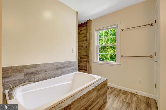 8995 PARLIAMENT DR, Burke, VA 22015