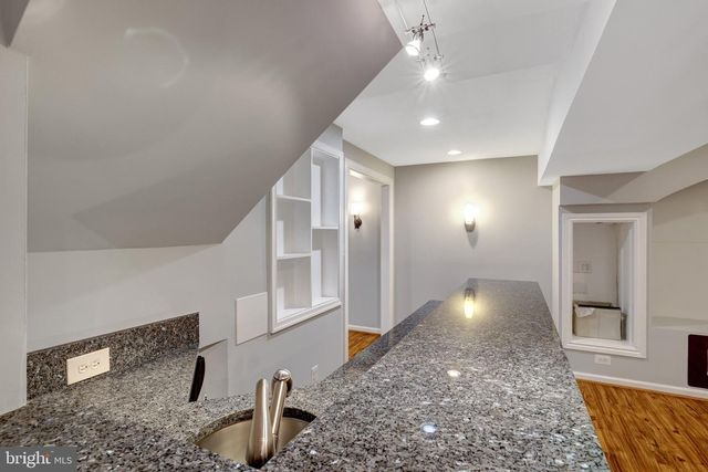 8995 PARLIAMENT DR, Burke, VA 22015