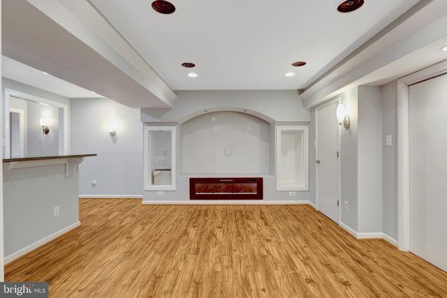 8995 PARLIAMENT DR, Burke, VA 22015