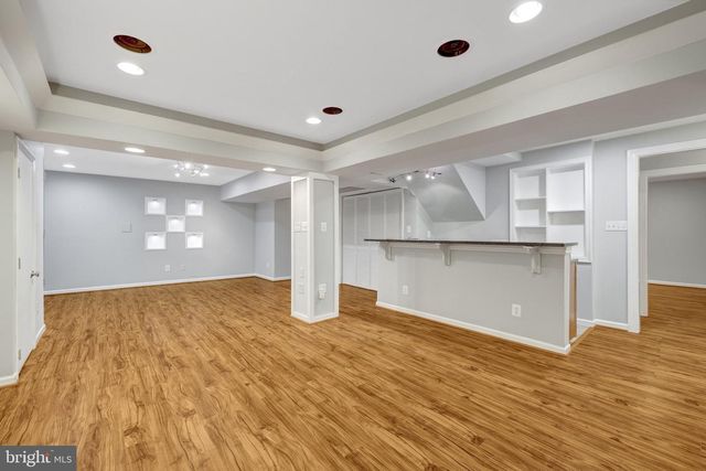 8995 PARLIAMENT DR, Burke, VA 22015