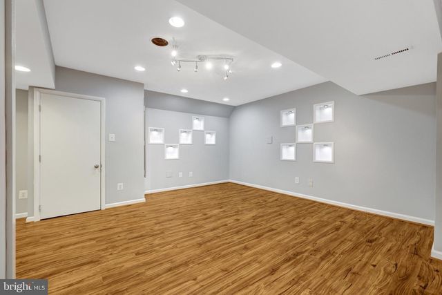 8995 PARLIAMENT DR, Burke, VA 22015