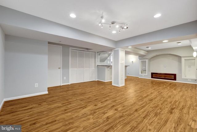 8995 PARLIAMENT DR, Burke, VA 22015