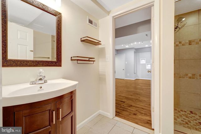 8995 PARLIAMENT DR, Burke, VA 22015