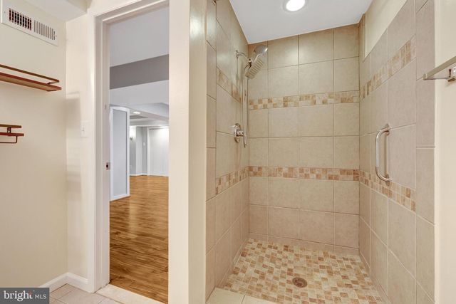 8995 PARLIAMENT DR, Burke, VA 22015