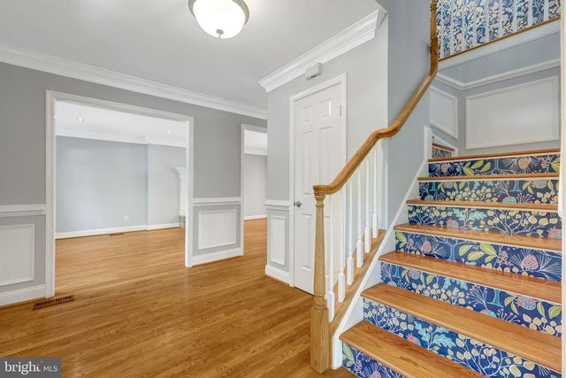 8995 PARLIAMENT DR, Burke, VA 22015