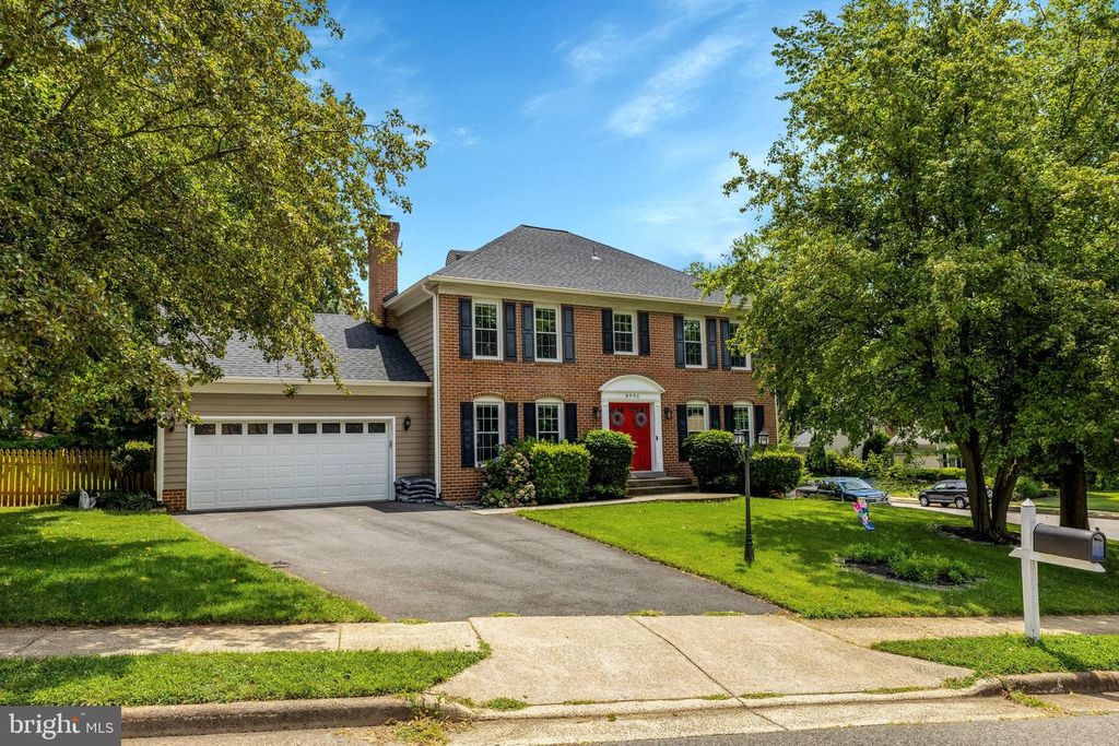8995 PARLIAMENT DR, Burke, VA 22015