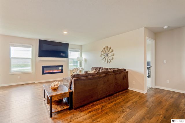 11606 S 191st Avenue, Gretna, NE 68028