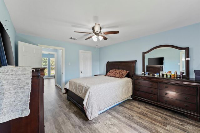 3501 Old Oaks Drive, Baytown, TX 77521