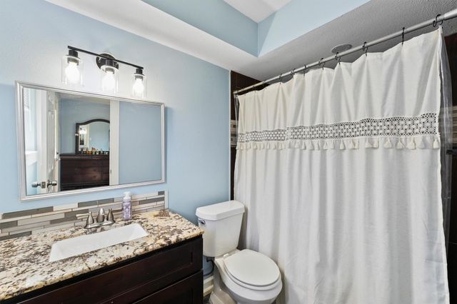 3501 Old Oaks Drive, Baytown, TX 77521