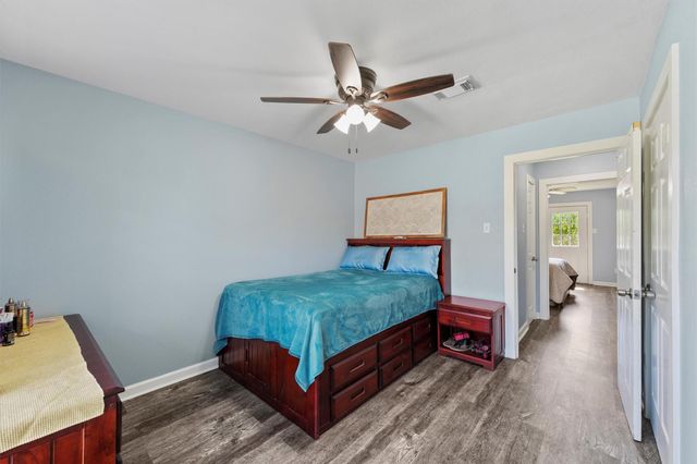 3501 Old Oaks Drive, Baytown, TX 77521