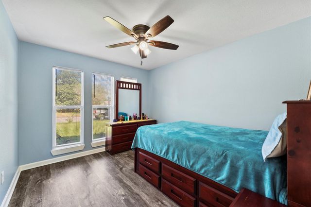 3501 Old Oaks Drive, Baytown, TX 77521