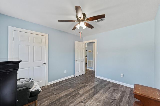 3501 Old Oaks Drive, Baytown, TX 77521