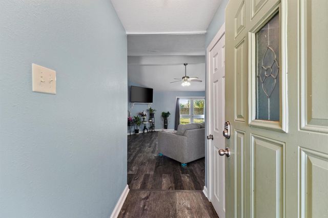 3501 Old Oaks Drive, Baytown, TX 77521