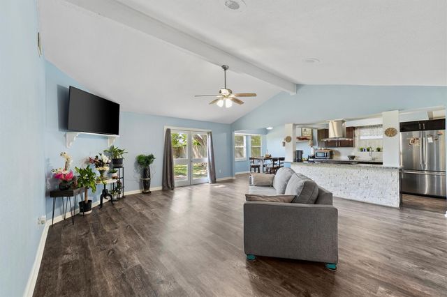 3501 Old Oaks Drive, Baytown, TX 77521