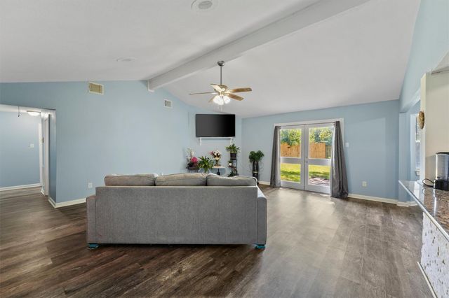 3501 Old Oaks Drive, Baytown, TX 77521