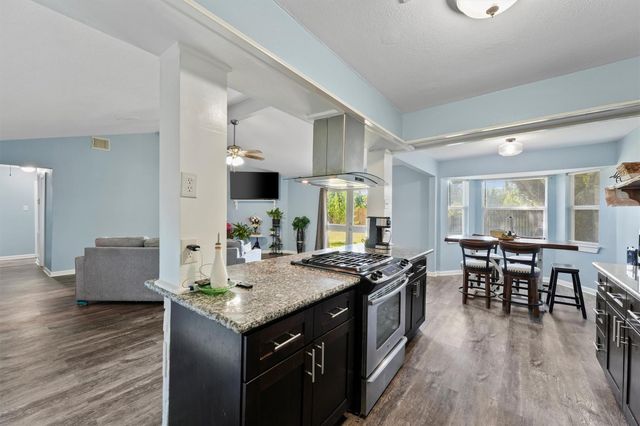 3501 Old Oaks Drive, Baytown, TX 77521