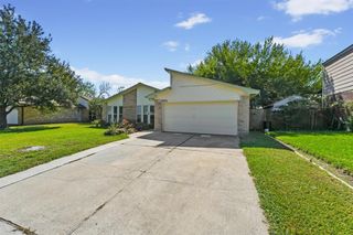 3501 Old Oaks Drive, Baytown, TX 77521