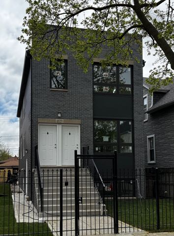 4258 W Augusta Boulevard, Chicago, IL 60651