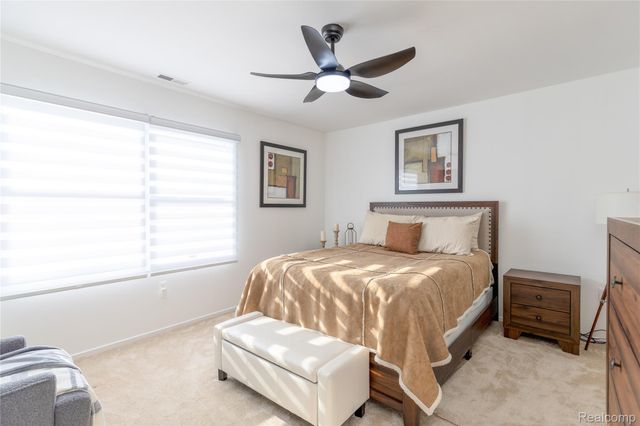 8187 Grays Drive B7, Grosse Ile Township, MI 48138