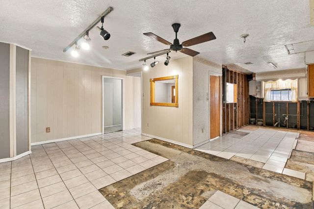 2525 Pickerton Drive, Deer Park, TX 77536