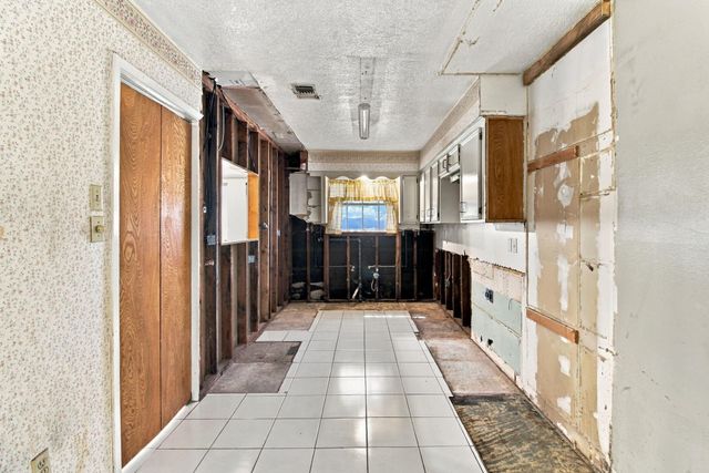 2525 Pickerton Drive, Deer Park, TX 77536