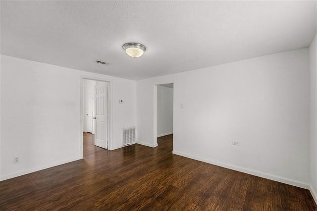 325 N Blake St, Lake Charles, LA 70601