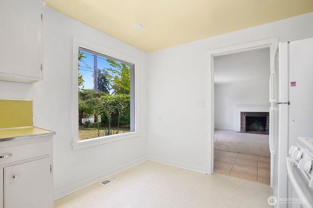15513 8th Avenue NE, Shoreline, WA 98155