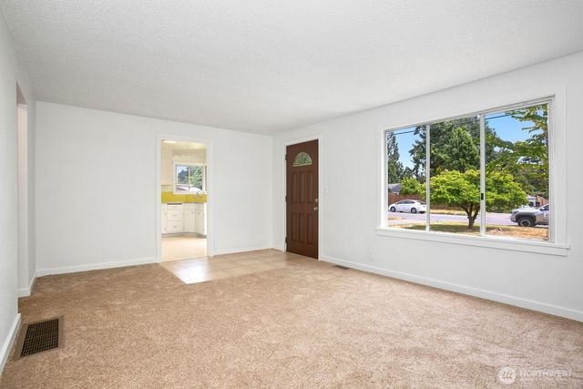 15513 8th Avenue NE, Shoreline, WA 98155