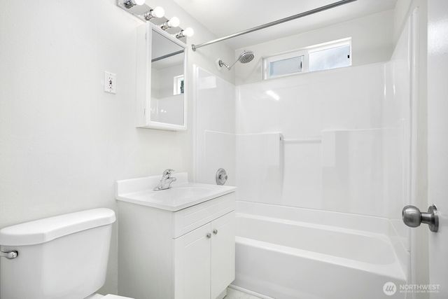 15513 8th Avenue NE, Shoreline, WA 98155