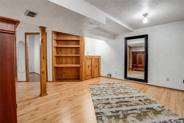 507 NE Karapat Drive, Kansas City, MO 64155