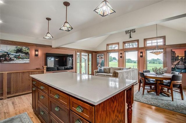 507 NE Karapat Drive, Kansas City, MO 64155