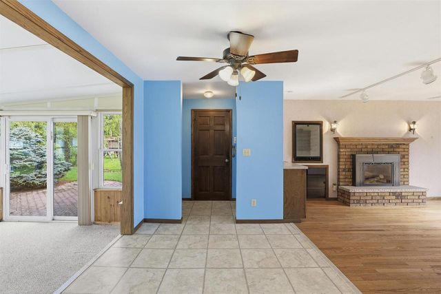 3113 N PEACHTREE LANE, Appleton, WI 54911