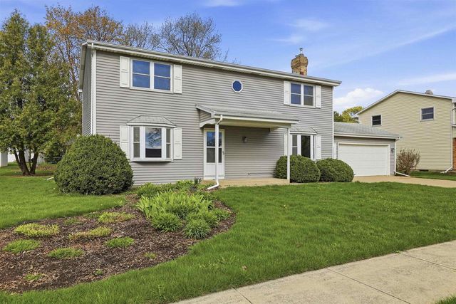 3113 N PEACHTREE LANE, Appleton, WI 54911