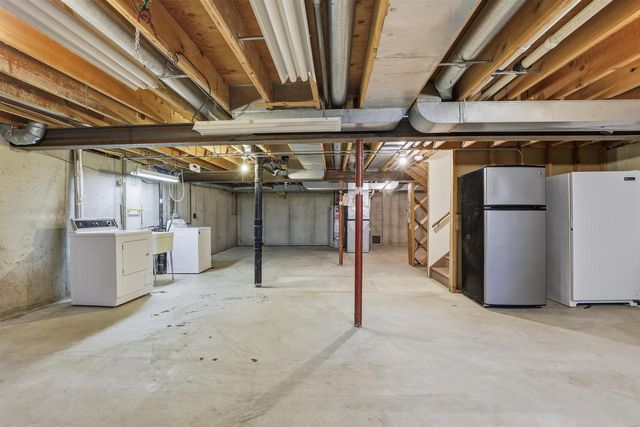 3113 N PEACHTREE LANE, Appleton, WI 54911