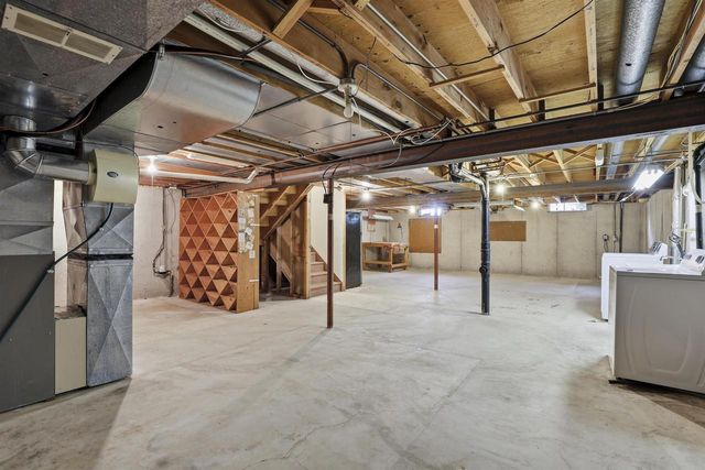 3113 N PEACHTREE LANE, Appleton, WI 54911