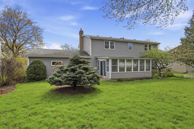 3113 N PEACHTREE LANE, Appleton, WI 54911
