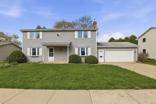 3113 N PEACHTREE LANE, Appleton, WI 54911