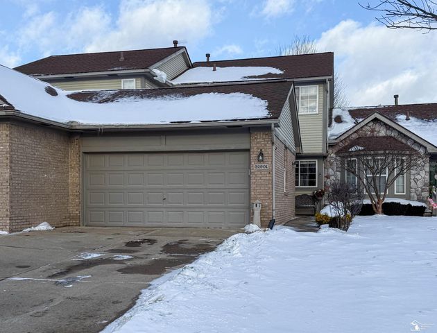 22901 Woodcreek Drive, Taylor, MI 48180