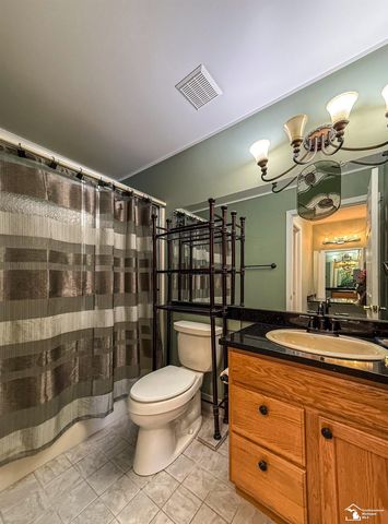 22901 Woodcreek Drive, Taylor, MI 48180