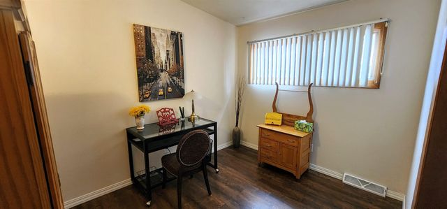 2525 Skyline Dr NW, Minot, ND 58703