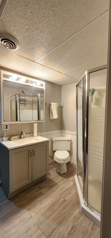 2525 Skyline Dr NW, Minot, ND 58703