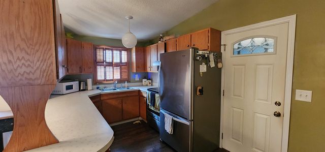 2525 Skyline Dr NW, Minot, ND 58703